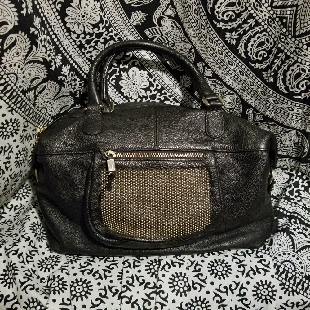 Innue Leather Handbag - Black/Gold Studs
